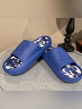 Reebok Royal Blue and White Recovery Slides with Navy & White Camo Footbed